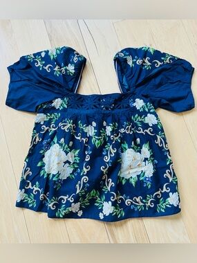 FARM Rio Blue Floral Off-Shoulder Top with Puff Sleeves. New!